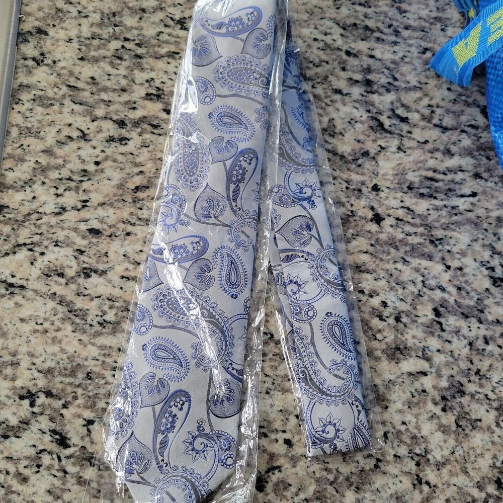 Silver/blue‎ paisley tie Tom James Mens